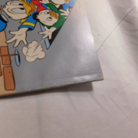 Walt Disney's Uncle Scrooge Phantom of Notre Duck Disney Comics - Picture 5 of 6